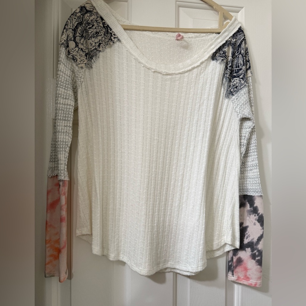 Ces Femme Women's White and Multicolor Long Sleeve Top